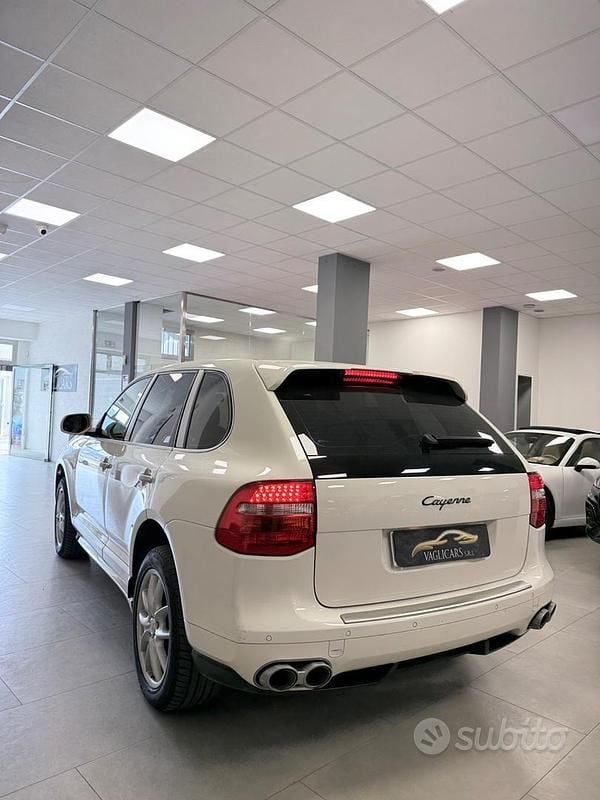 Usata Porsche Cayenne 239 CV (175 kW) 2010 Bianco SUV