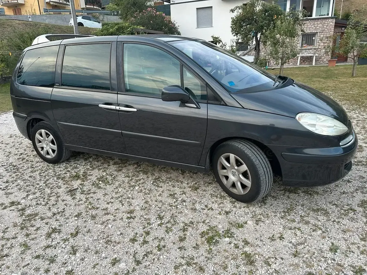 Usata Peugeot 807 136 CV (100 kW) 2007 Grigio Monovolume