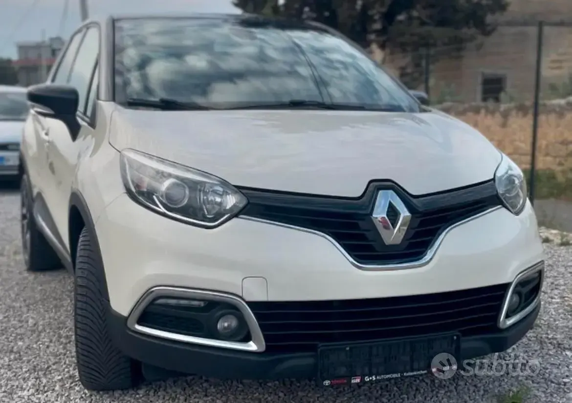 Usata Renault Captur Intens 110 CV (80 kW) 2016 Beige SUV
