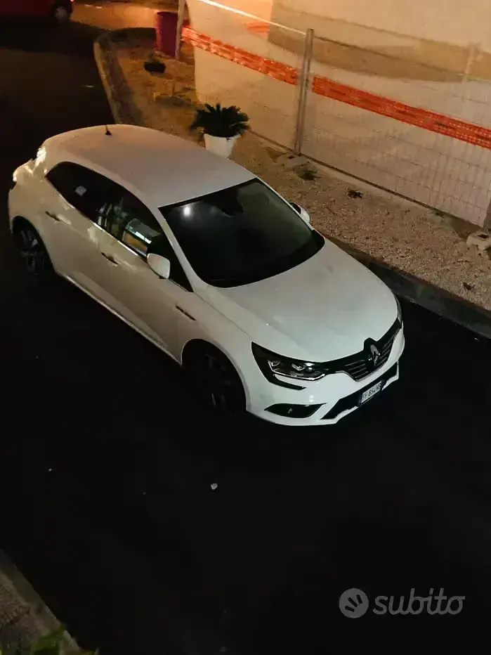 Usata Renault Mégane III 110 CV (80 kW) 2016 Berlina