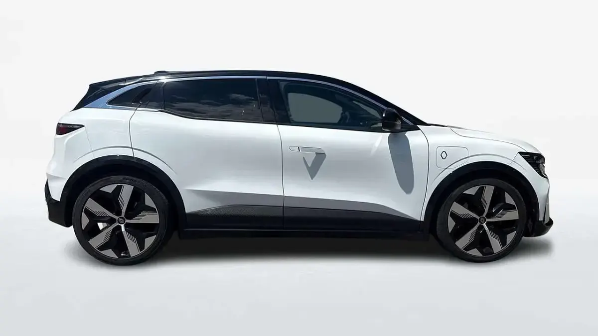Usata Renault Megane E-Tech Techno 160 kW (218 CV) 2023 Bianco Berlina