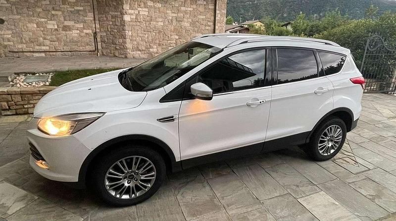 Usata Ford Kuga Titanium 163 CV (119 kW) 2014 Bianco SUV