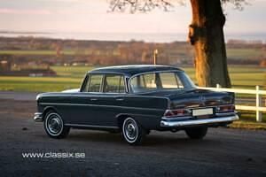 Usata Mercedes 220 110 CV (80 kW) 1965 Grigio Berlina