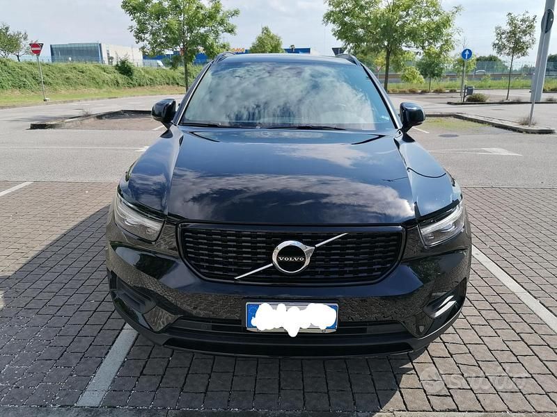 Usata Volvo XC40 R-Design 180 CV (132 kW) 2021 Nero SUV