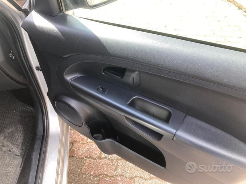 Usata Kia Venga 2012 Grigio Utilitaria