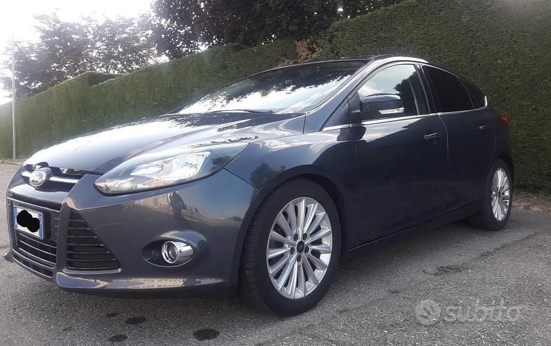 Usata Ford Focus Titanium 115 CV (84 kW) 2011 Grigio Berlina