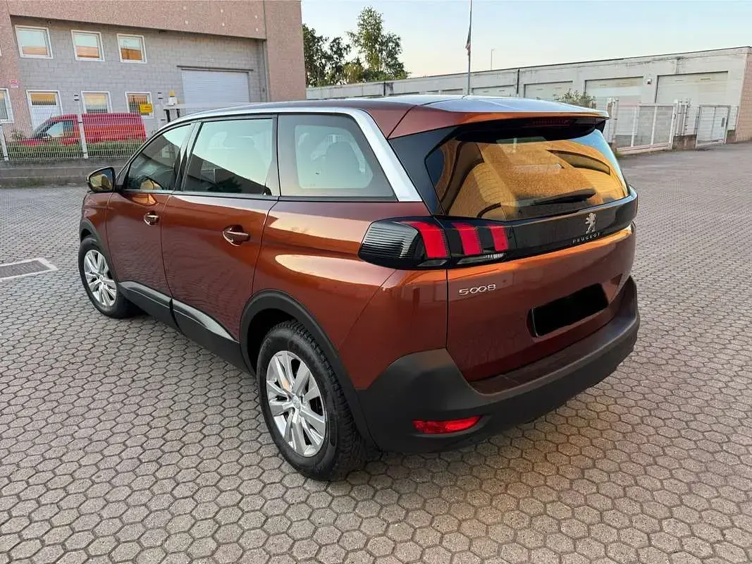 Usata Peugeot 5008 Active 131 CV (96 kW) 2023 SUV