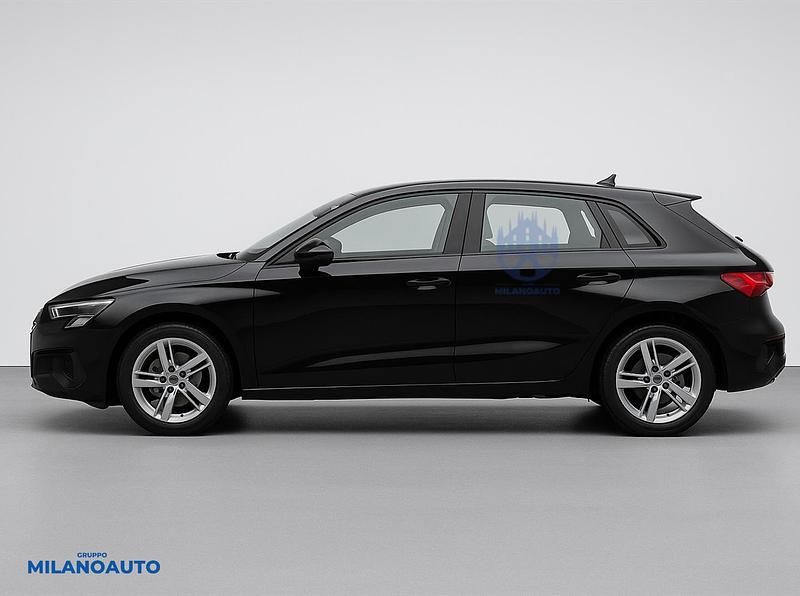 Begagnad Audi A3 Sportback Design 110 HK (80 kW) 2023 Svart Halvkombi