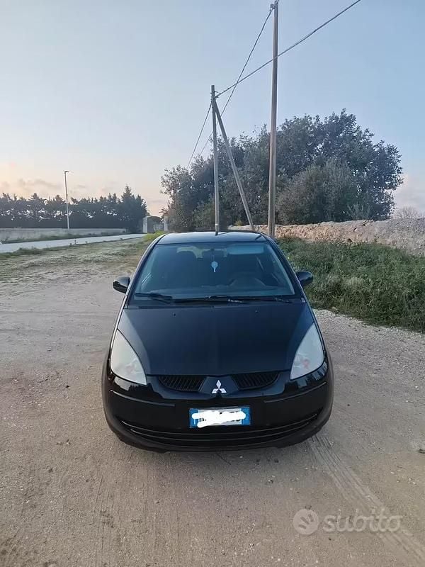 Usata Mitsubishi Colt Invite 75 CV (55 kW) 2007 Nero Utilitaria