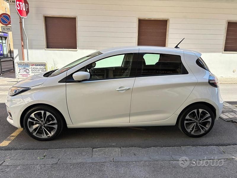 Usata Renault Zoe 50 kW (69 CV) 2022 Bianco Utilitaria