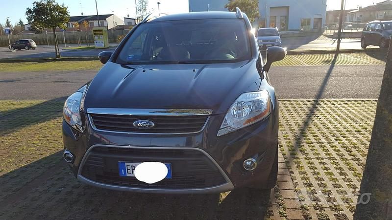 Usata Ford Kuga Titanium 140 CV (102 kW) 2013 Blu/azzurro SUV