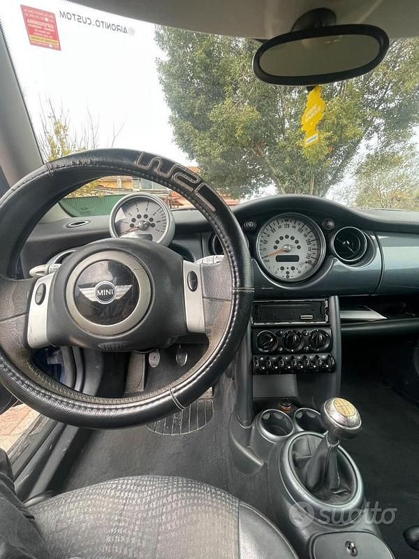 Usata Mini ONE 75 CV (55 kW) 2003 Blu Utilitaria