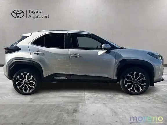 Usata Toyota Yaris Hybrid Trend 116 CV (85 kW) 2022 Grigio Pick-up