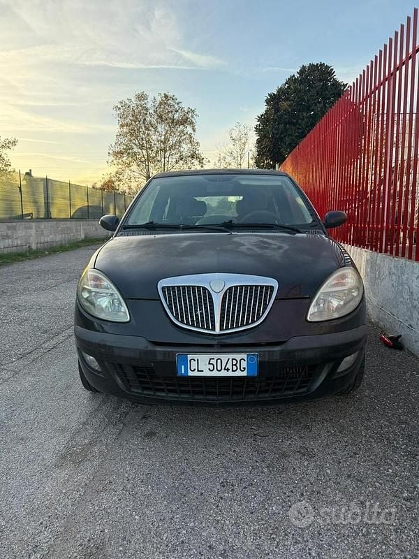 Usata Lancia Ypsilon 69 CV (50 kW) 2005 Nero Utilitaria
