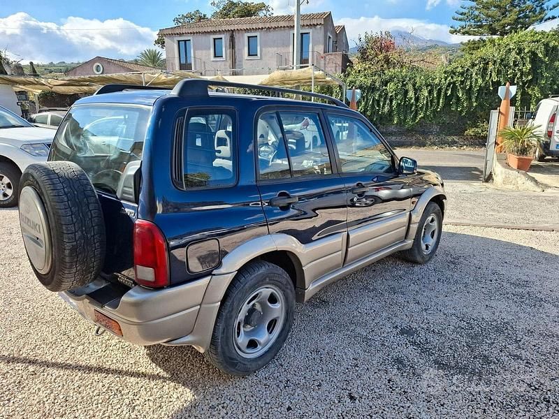 Usata Suzuki Grand Vitara 108 CV (79 kW) 2002 Blu Station wagon