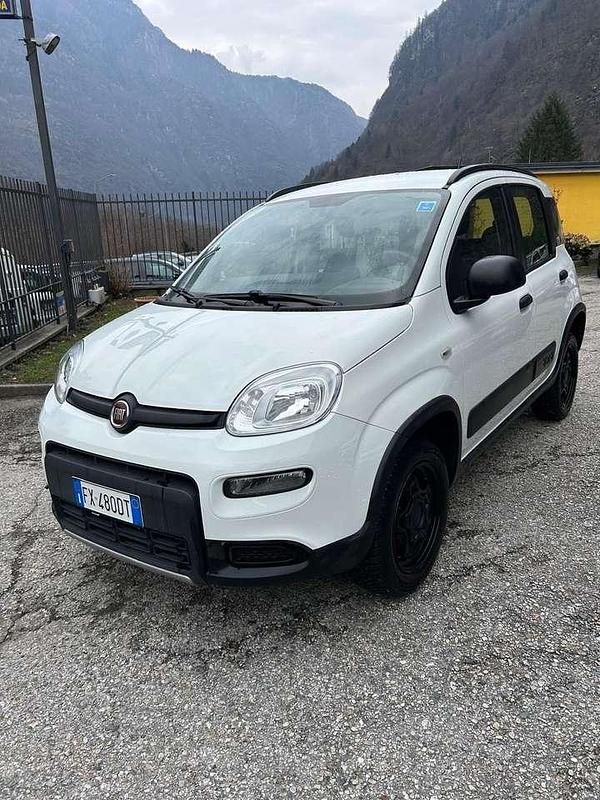 Usata Fiat Panda 4x4 S 86 CV (63 kW) 2019 Bianco Utilitaria
