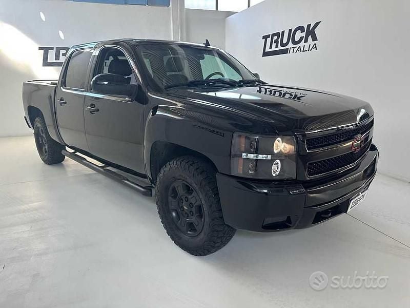 Usata Chevrolet Silverado 315 CV (231 kW) 2008 Nero metallizzato Pick-up