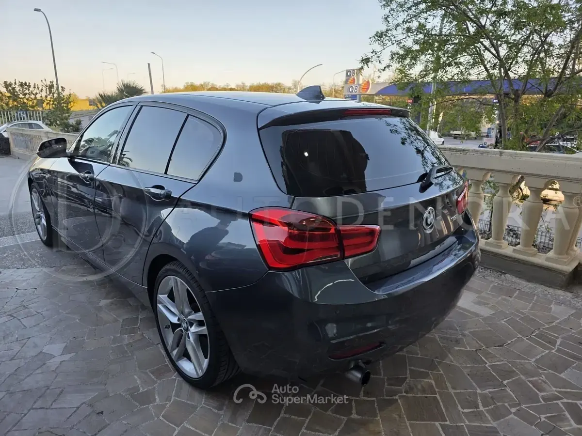 Usado BMW 118 M Sport 136 CV (100 kW) 2018 Gris Utilitario