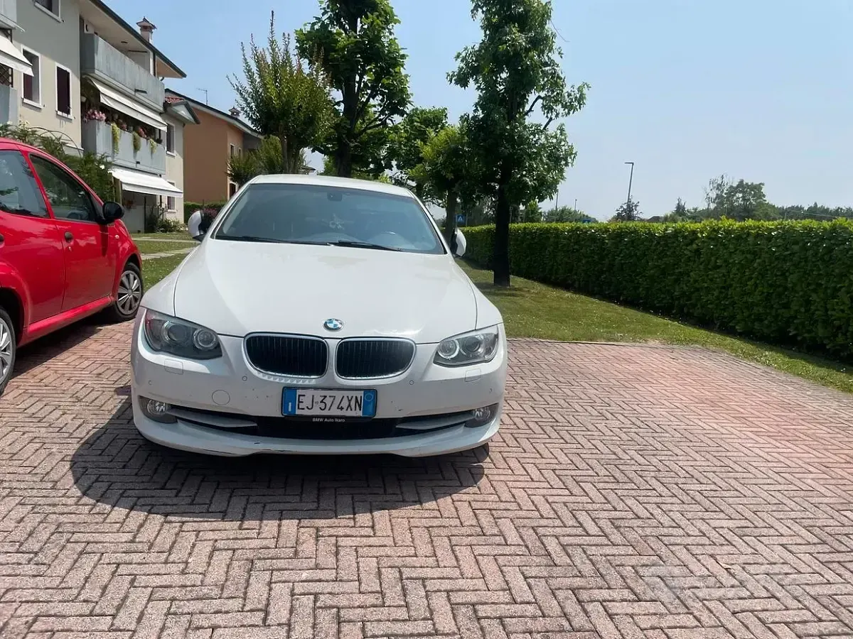 Usata BMW 320 184 CV (135 kW) 2011 Bianco Coupé