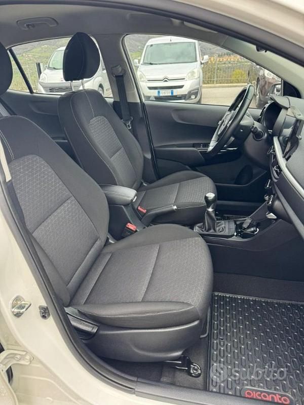 Gebraucht Kia Picanto 67 PS (49 kW) 2018 Weiß Kleinwagen
