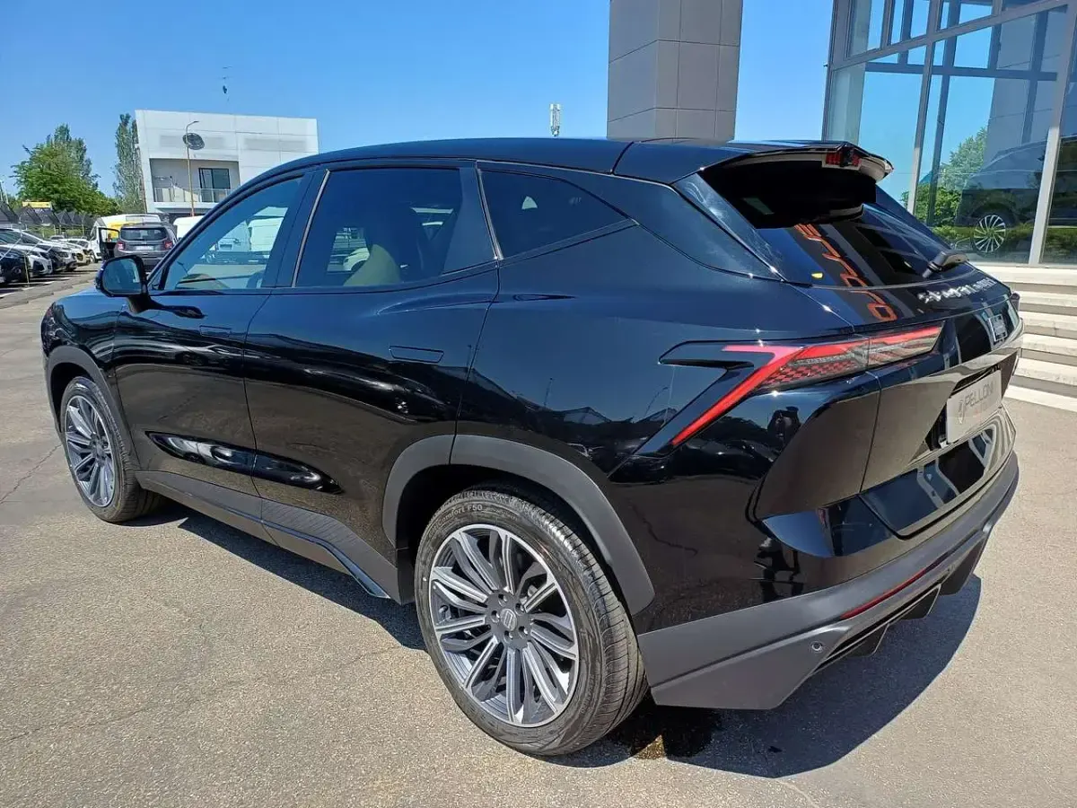 Nuova Sportequipe S6 186 CV (136 kW) 2026 Nero SUV
