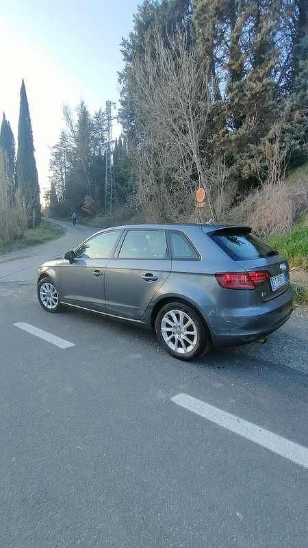 Usata Audi A3 Attraction 105 CV (77 kW) 2014 Argento Berlina