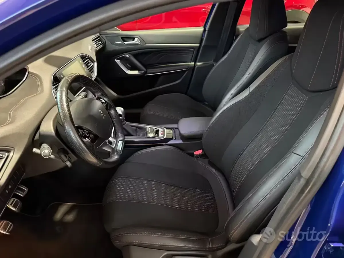 Usata Peugeot 308 GT-line 131 CV (96 kW) 2018 Bluazzurro Berlina