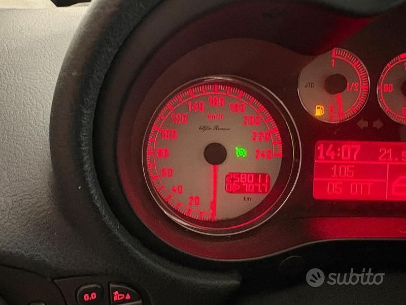 Usata Alfa Romeo 147 150 CV (110 kW) 2007 Grigio Utilitaria