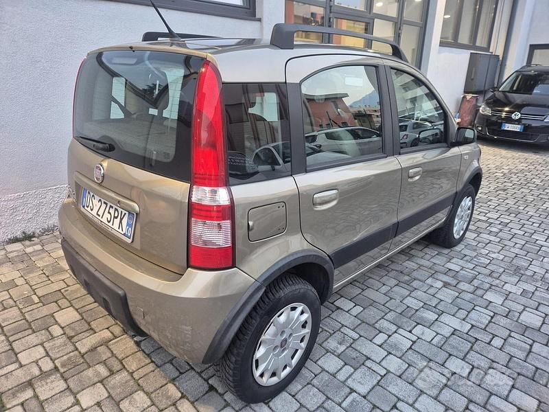 Usata Fiat Panda 4x4 Climbing 60 CV (44 kW) 2008 Marrone Utilitaria
