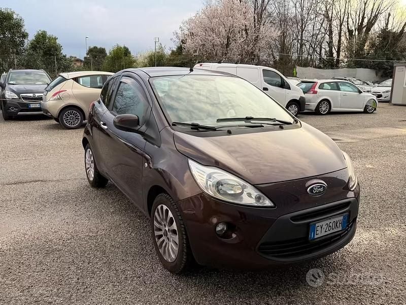 Usata Ford Ka 69 CV (50 kW) 2015 Rosso Berlina