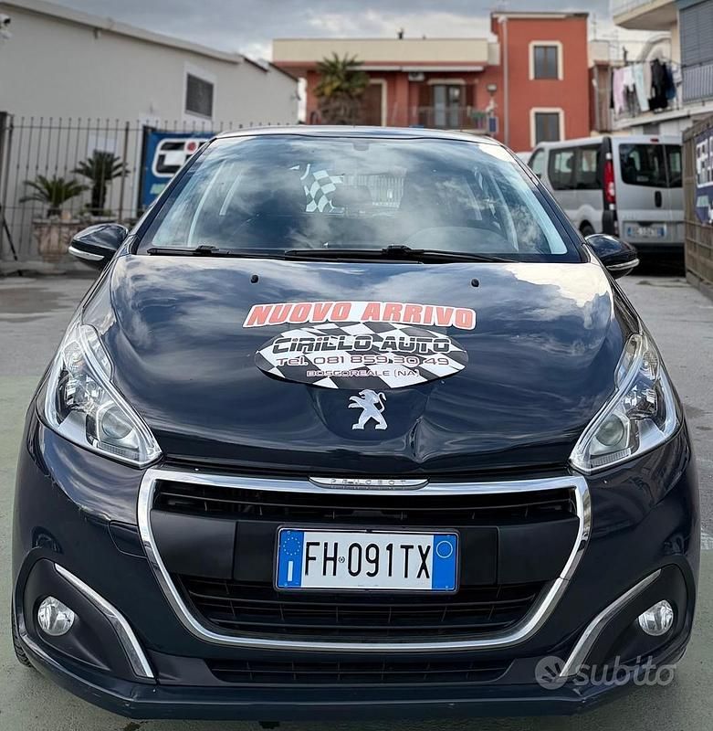 Usata Peugeot 208 75 CV (55 kW) 2017 Grigio Utilitaria