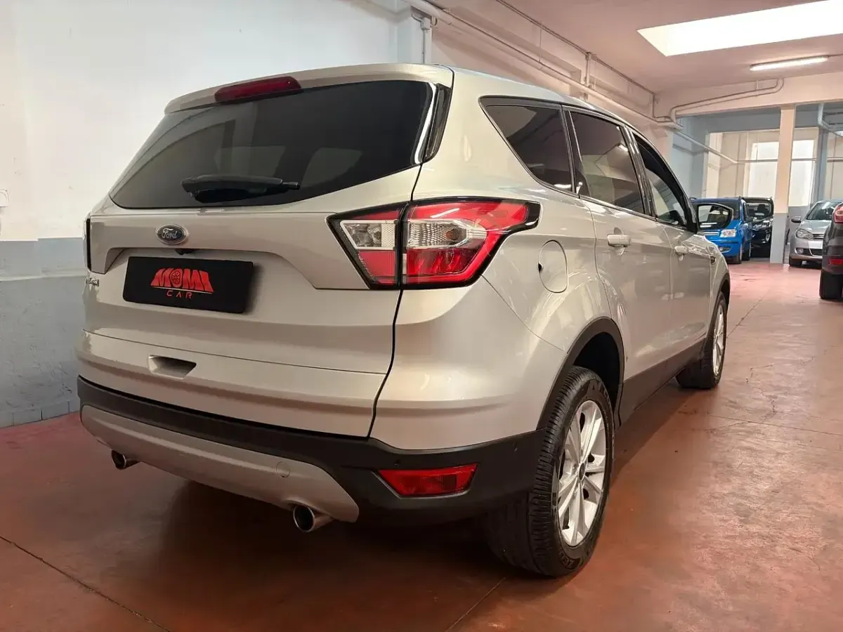 Usata Ford Kuga S 120 CV (88 kW) 2019 Argento SUV