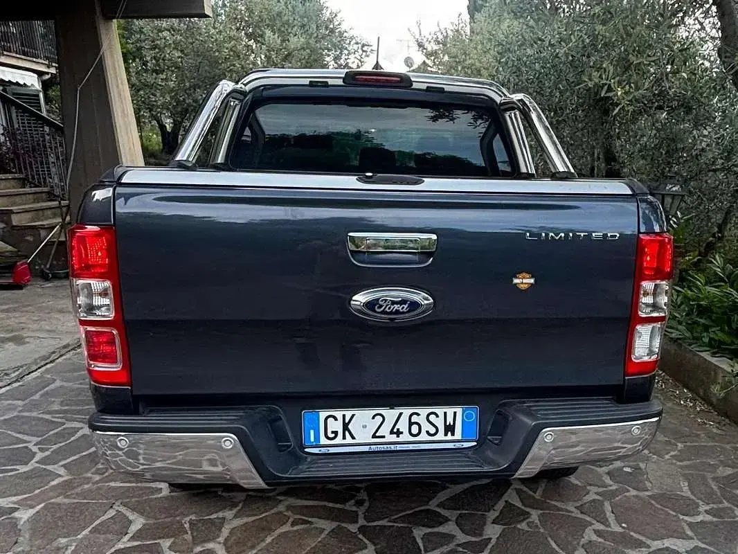 Usata Ford Ranger Limited 170 CV (125 kW) 2022 Grigio Pick-up