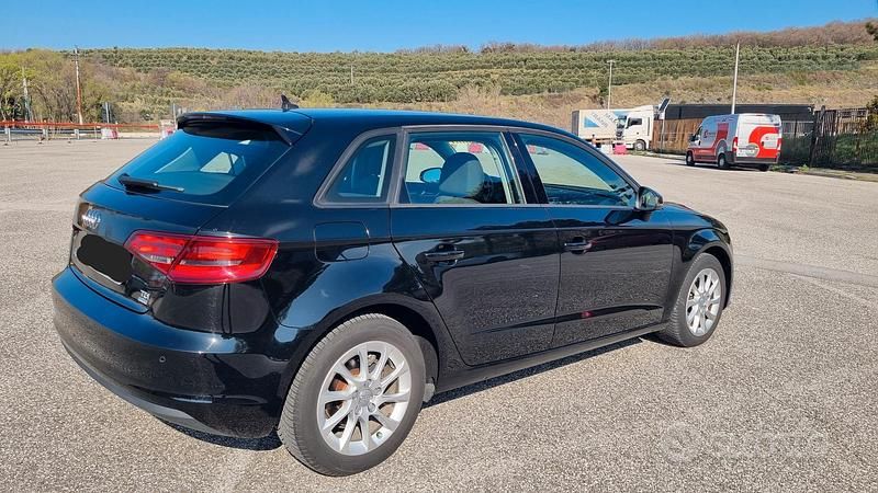 Usata Audi A3 Attraction 110 CV (80 kW) 2015 Nero Berlina
