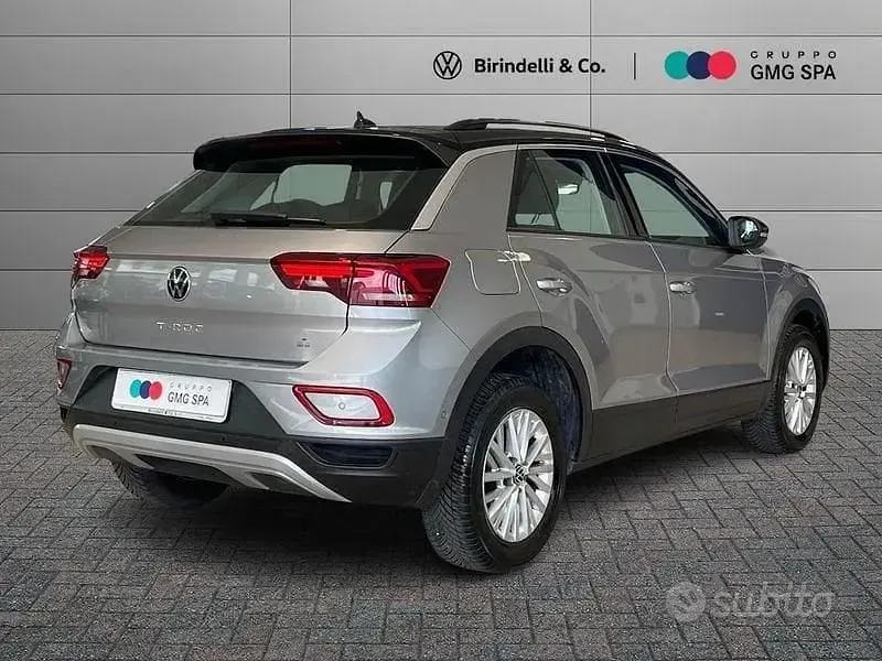 Usata VW T-Roc Life 110 CV (80 kW) 2023 Grigio SUV
