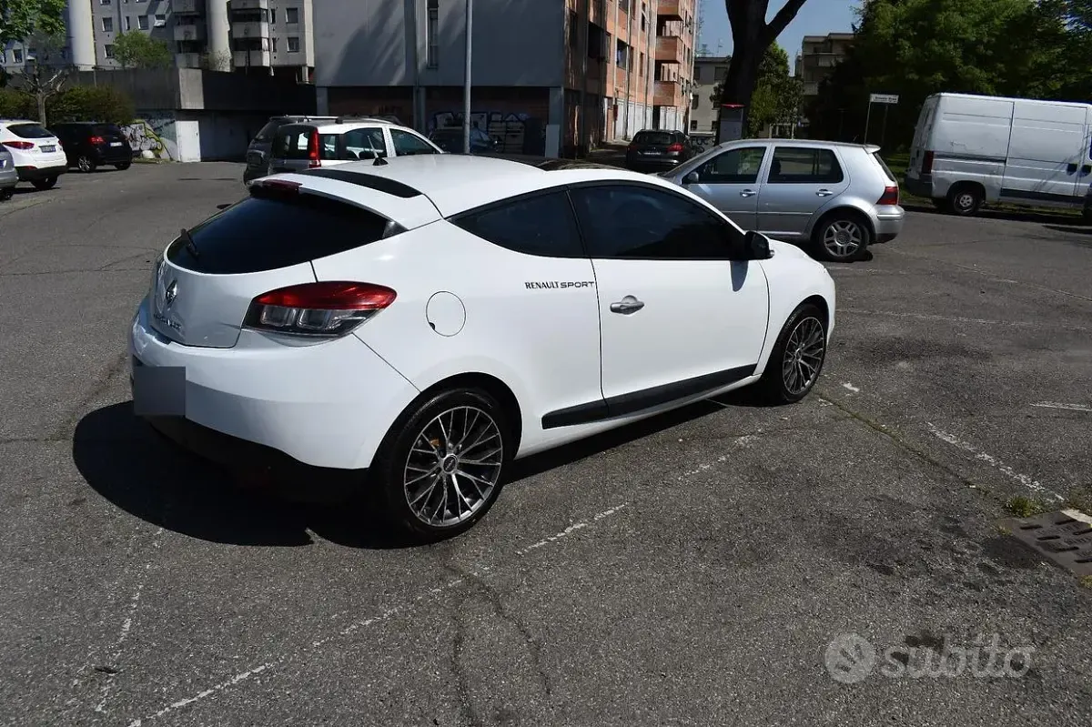 Usata Renault Mégane Coupé 160 CV (117 kW) 2009 Bianco Coupé