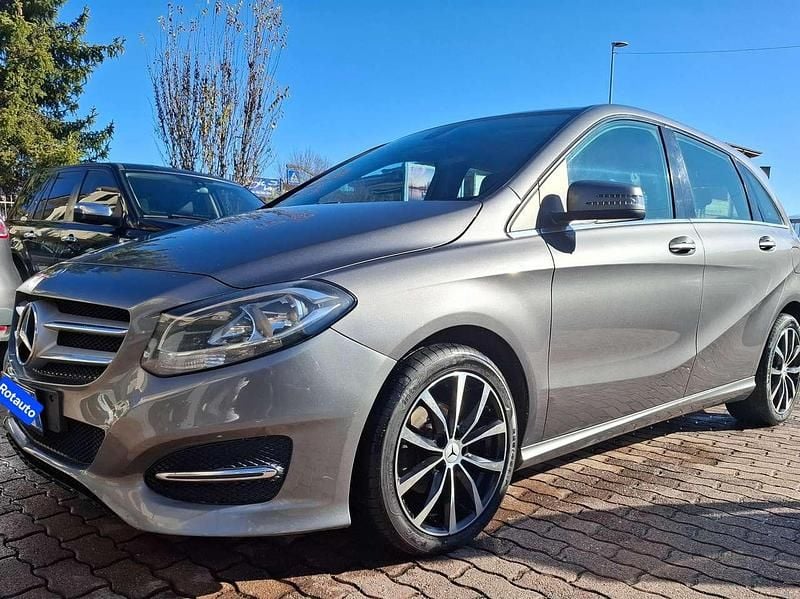 Usata Mercedes B180 Premium 109 CV (80 kW) 2015 Grigio Utilitaria
