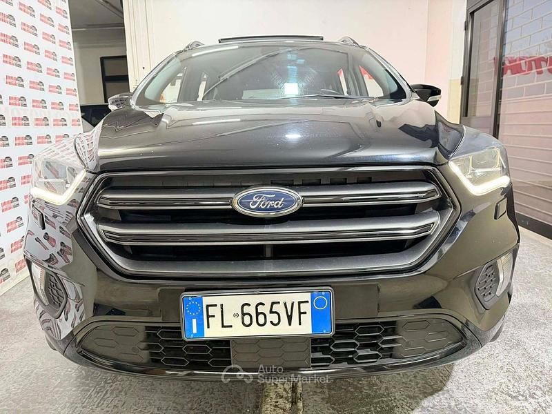 Usata Ford Kuga ST-Line 150 CV (110 kW) 2017 Nero SUV