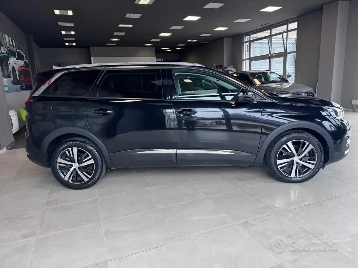 Usata Peugeot 5008 Allure 131 CV (96 kW) 2019 Nero SUV