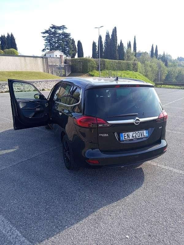 Usata Opel Zafira Tourer Cosmo 131 CV (96 kW) 2013 Monovolume