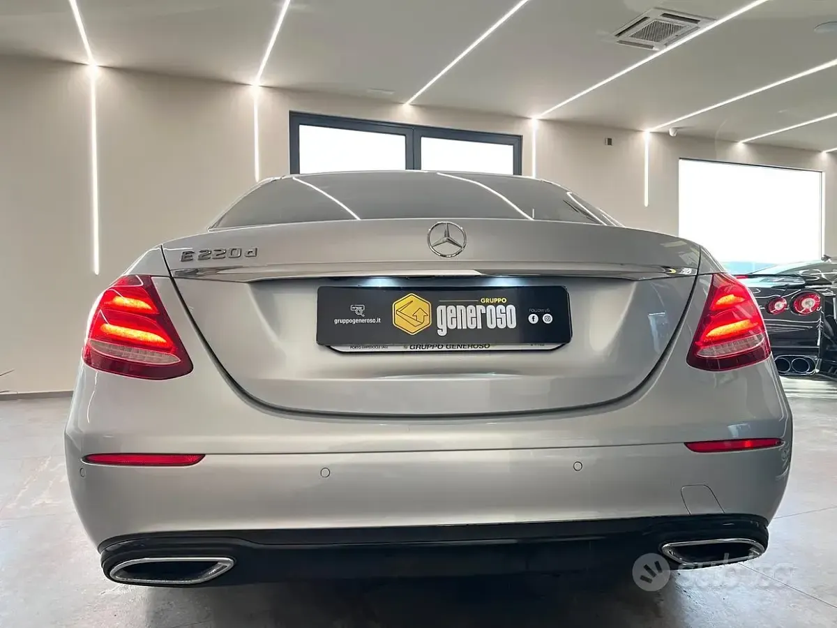 Usata Mercedes E220 Premium Plus 194 CV (142 kW) 2017 Grigio Berlina