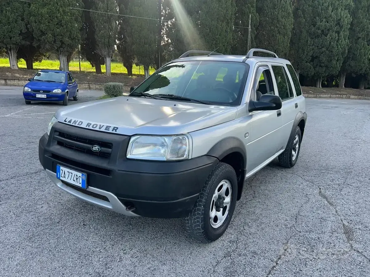 Usata Land Rover Freelander 111 CV (81 kW) 2002 Grigio SUV