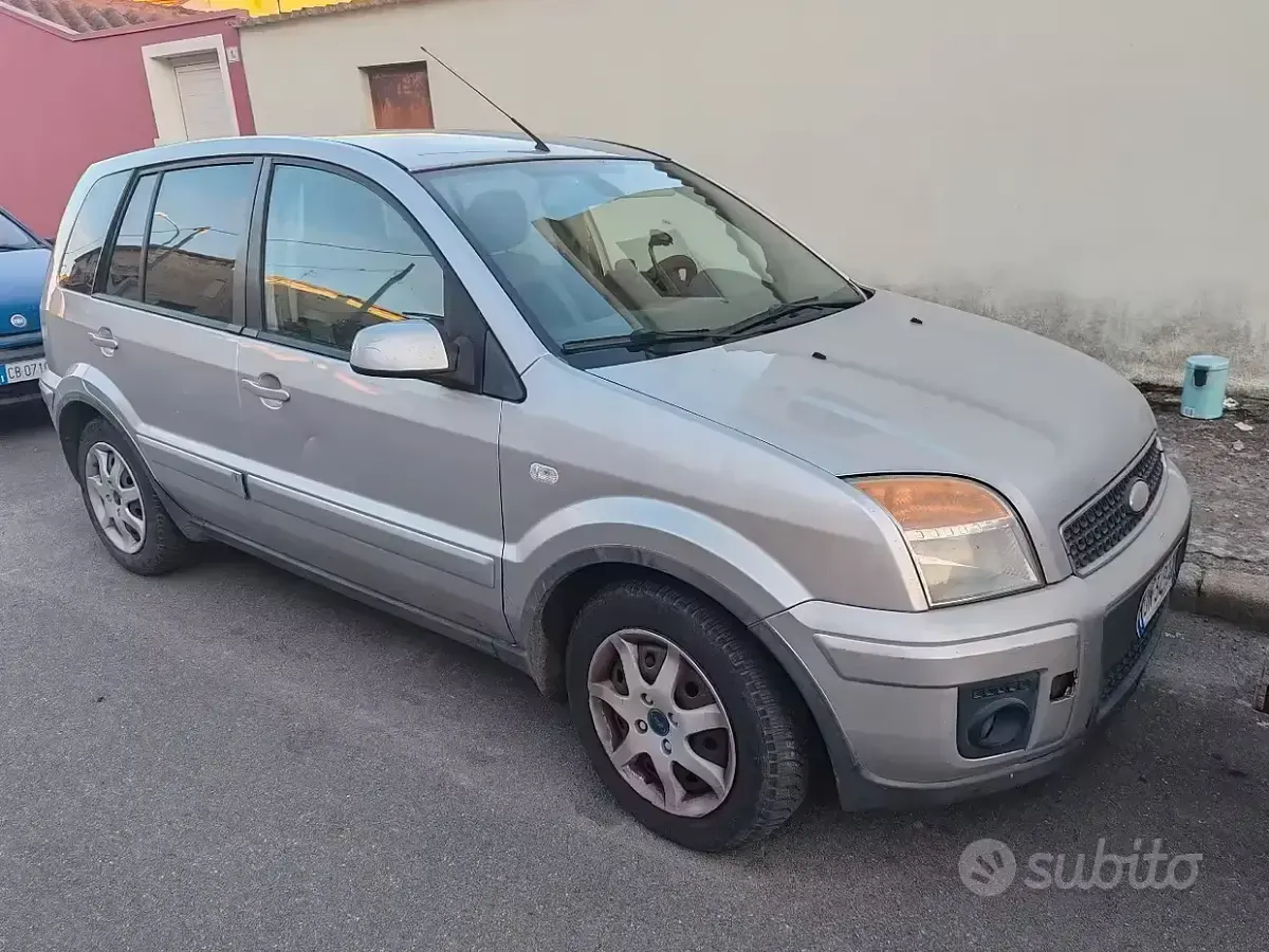 Usata Ford Fusion 80 CV (58 kW) 2008 Utilitaria