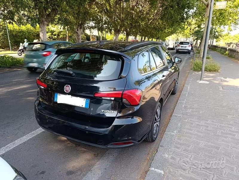 Usata Fiat Tipo Lounge 120 CV (88 kW) 2017 Nero Station wagon