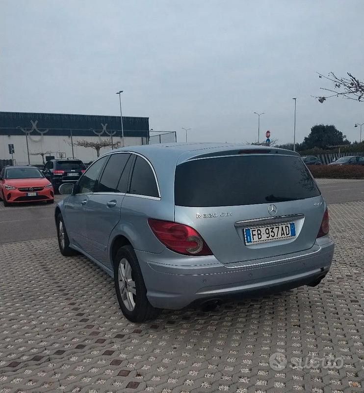 Usata Mercedes R320 224 CV (164 kW) 2008 Grigio Monovolume