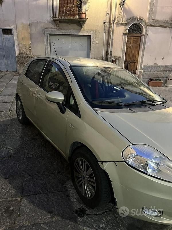 Usata Fiat Grande Punto 75 CV (55 kW) 2007 Utilitaria