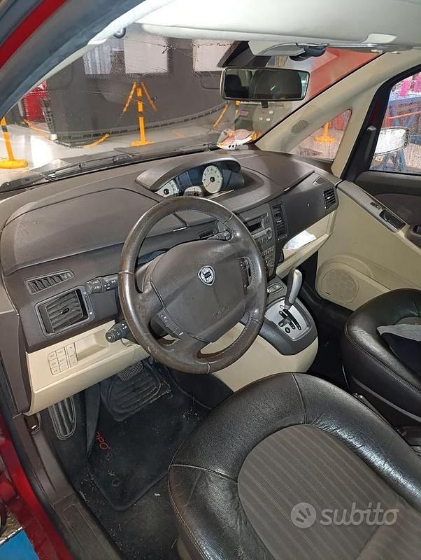 Usata Lancia Musa 95 CV (69 kW) 2005 Rosso Monovolume