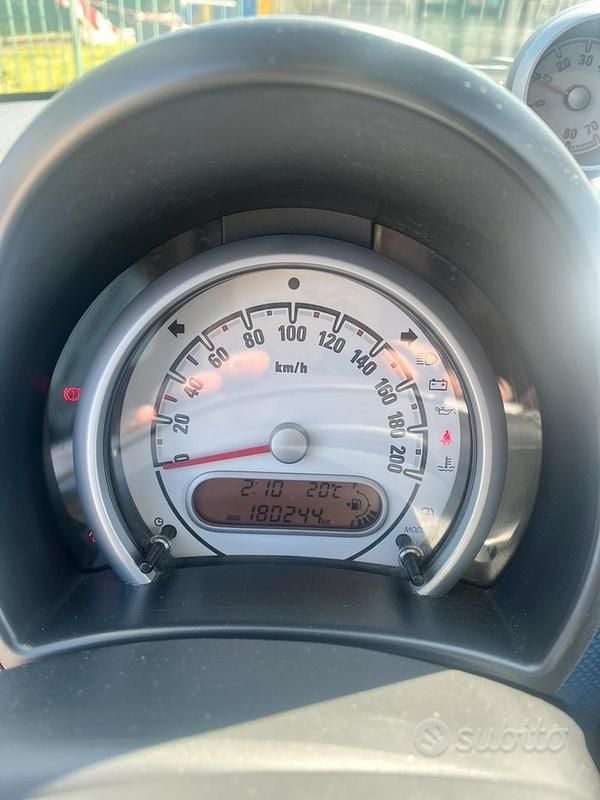 Usata Opel Agila 86 CV (63 kW) 2008 Utilitaria