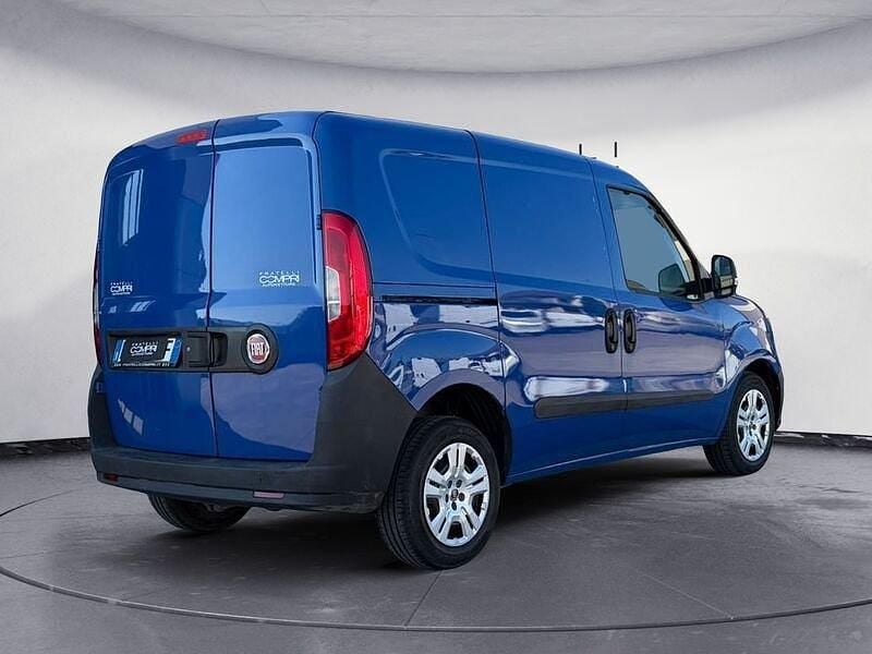 Usata Fiat Doblò 105 CV (77 kW) 2018 Blu Monovolume