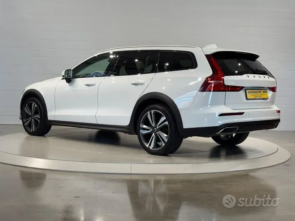 Usata Volvo V60 CC Business Edition 190 CV (139 kW) 2020 Bianco Station wagon